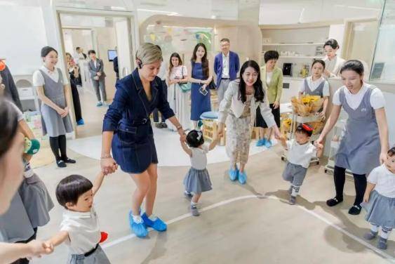 深圳建行首推“妇儿大厦联名数币硬钱包”,助力打造妇女儿童友好商圈示范点