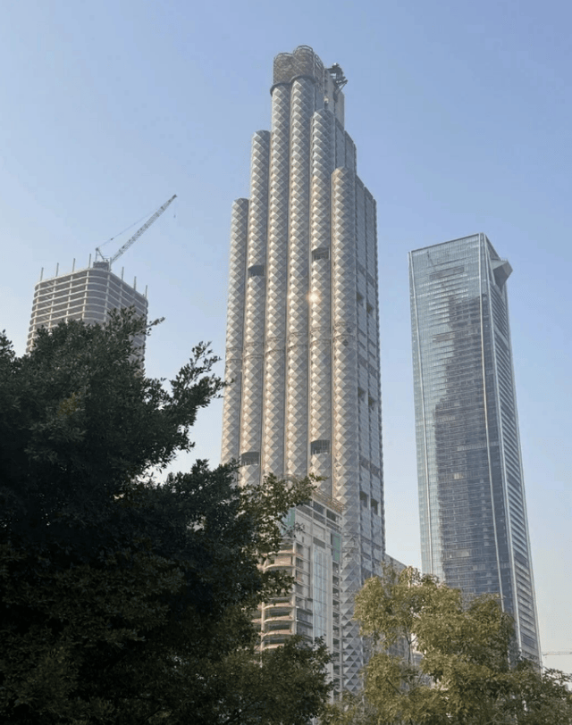 50亿!388米!深圳“螺纹钢大厦”幕墙封顶