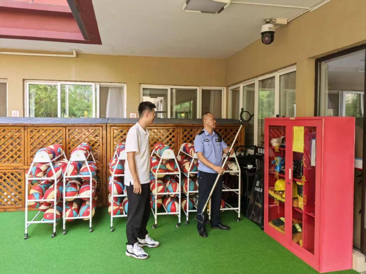 西安高新警方多措并举护航高考 全力保障考点安全有序