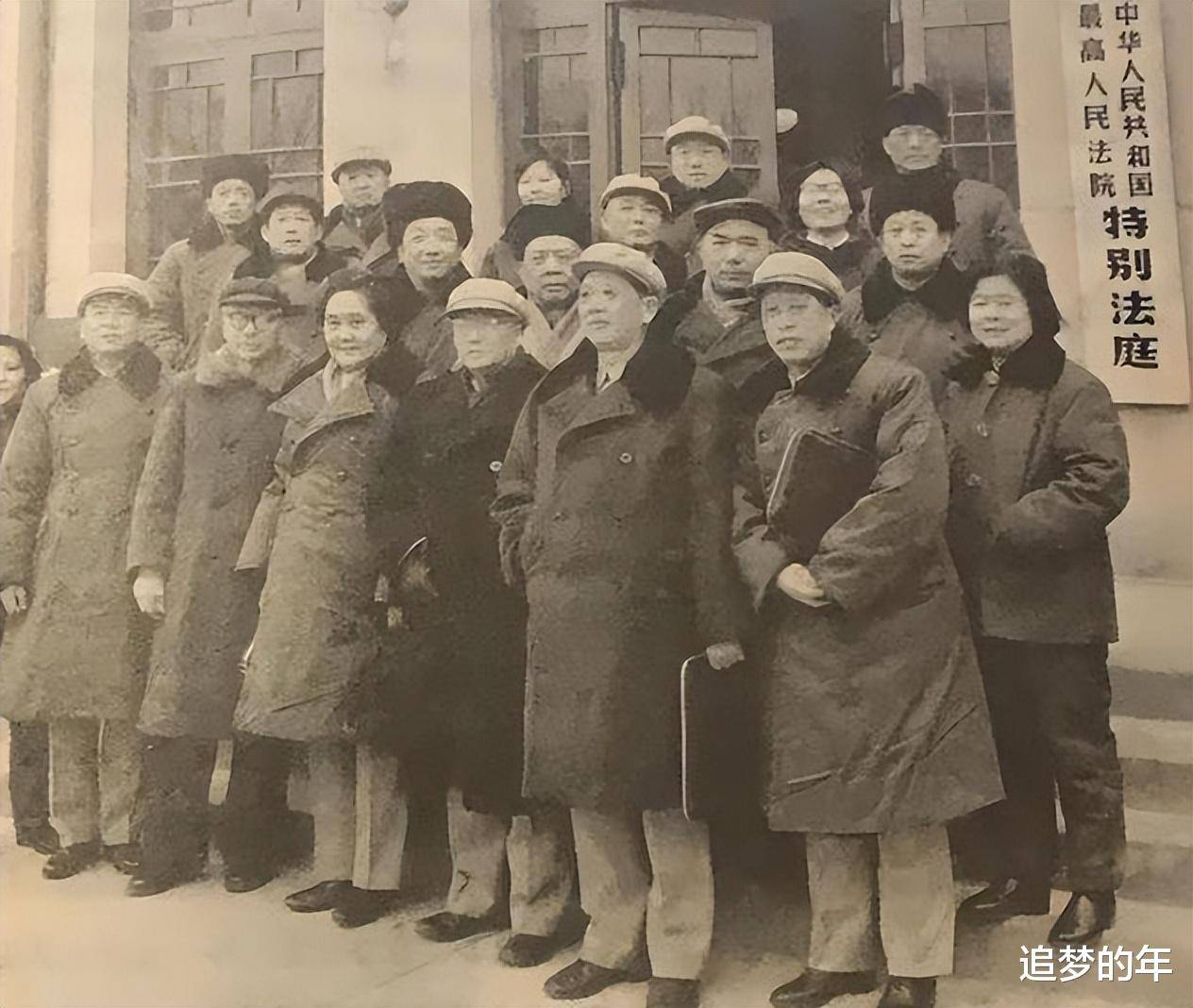 他是原上海警备师师长,76年参与策划武装动乱,晚年仍有师级待遇