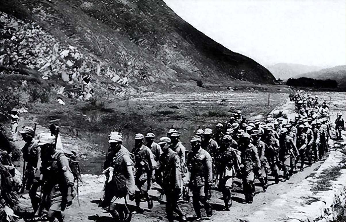 他是原上海警备师师长,76年参与武装动乱,晚年为何仍有师级待遇